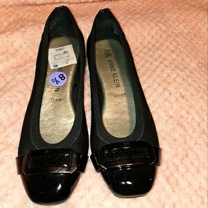 Anne Klein Women's Black Flats